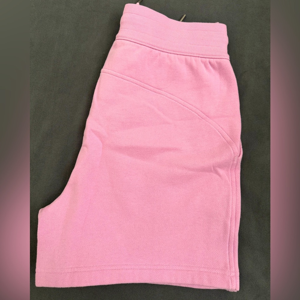 Lululemon ScubaPink Women's Shorts - Size 6 - EUC - Picture 4 of 4